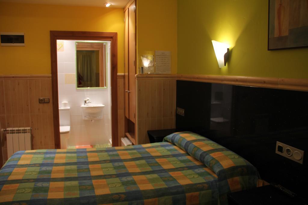 Pension Izar Bat San Sebastian Exterior photo